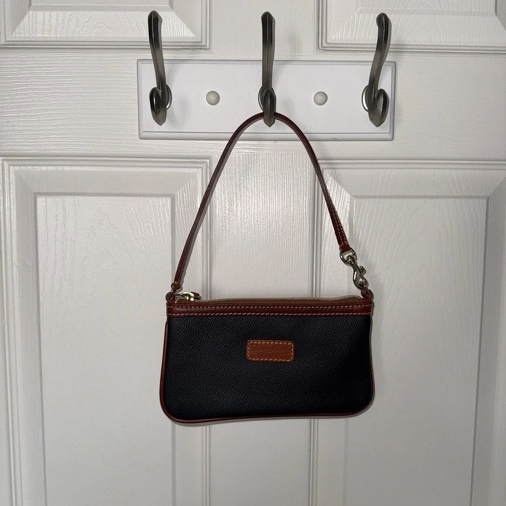 DOONEY & BOURKE BLACK PEBBLED LEATHER WRISTLET TOP HANDLE BAG PURSE WALLET